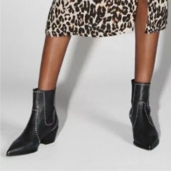🛍️Paige Willa Black Studded Western Chelsea Boots Black Pointed Toe 10.5/11 - Picture 3 of 9